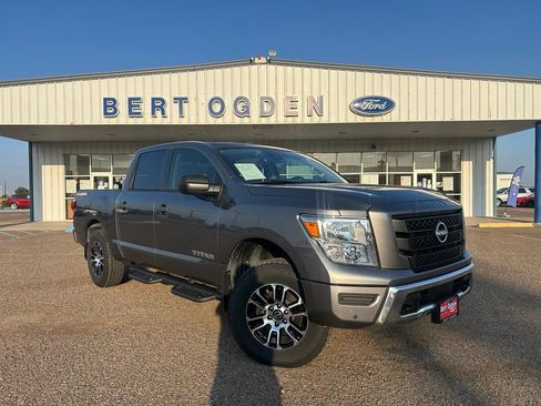 Used 2024 Nissan Titan SV w/ SV Convenience Package AWD/4WD image 1