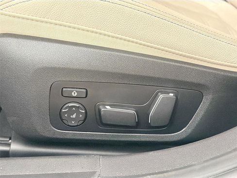 Used 2026 BMW 330i Sedan w/ M Sport Package RWD image 18