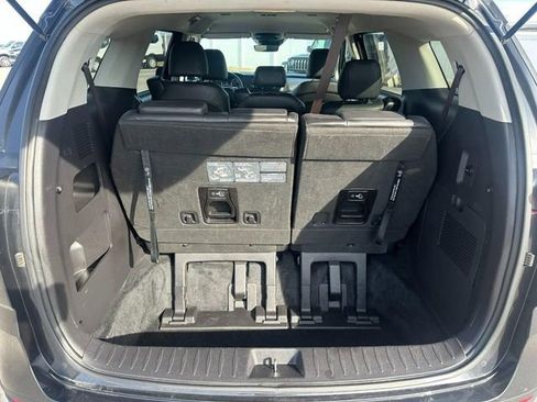 Used 2024 Kia Carnival LX image 5