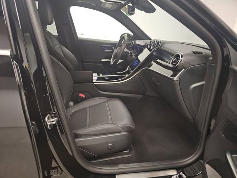 Used 2025 Mercedes-Benz GLC 300 image 20