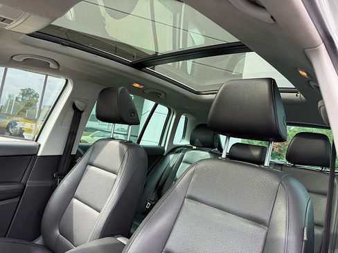 Used 2015 Volkswagen Tiguan SE FWD image 10