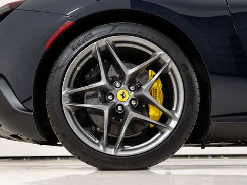 Certified 2024 Ferrari Roma Spider RWD image 22