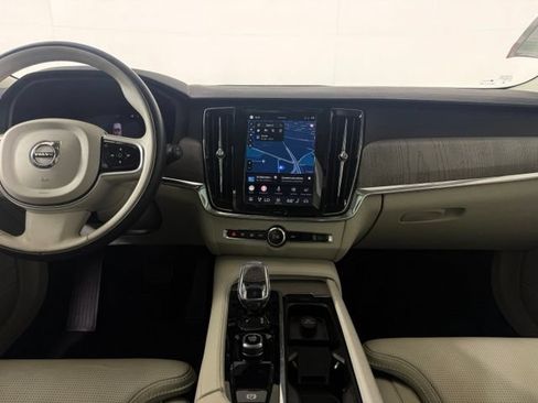 Used 2025 Volvo V90 B6 Cross Country Ultra w/ Climate Package AWD/4WD image 34