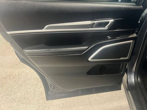 Used 2022 Kia Telluride LX AWD/4WD image 33