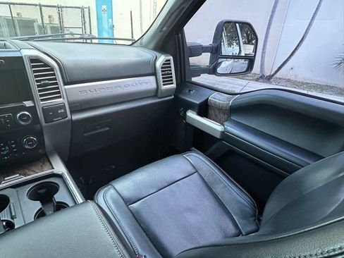 Used 2017 Ford F250 Lariat w/ Lariat Value Package image 11