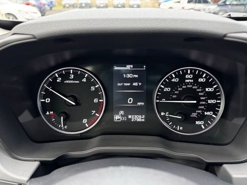 Used 2025 Subaru Crosstrek 2.0i Premium image 12