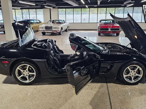 Used 2000 Chevrolet Corvette Convertible w/ Memory Pkg image 23