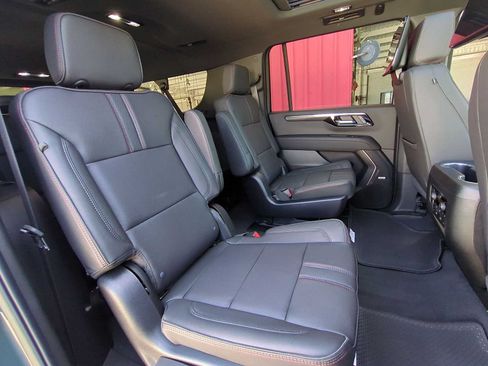 New 2026 Chevrolet Suburban RST w/ RST Capability Package AWD/4WD image 27