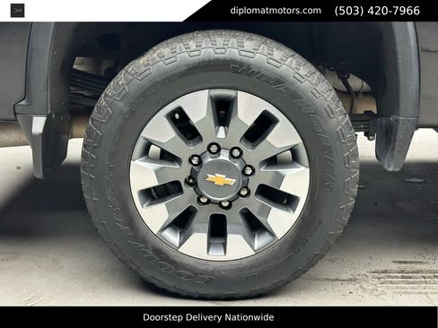 Used 2022 Chevrolet Silverado 2500 High Country w/ Z71 Off-Road Package image 36