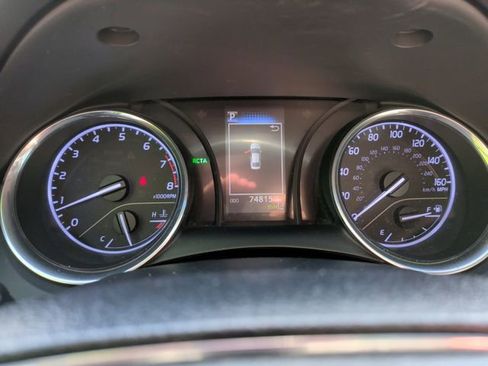 Used 2019 Toyota Camry SE w/ Convenience Package FWD image 18