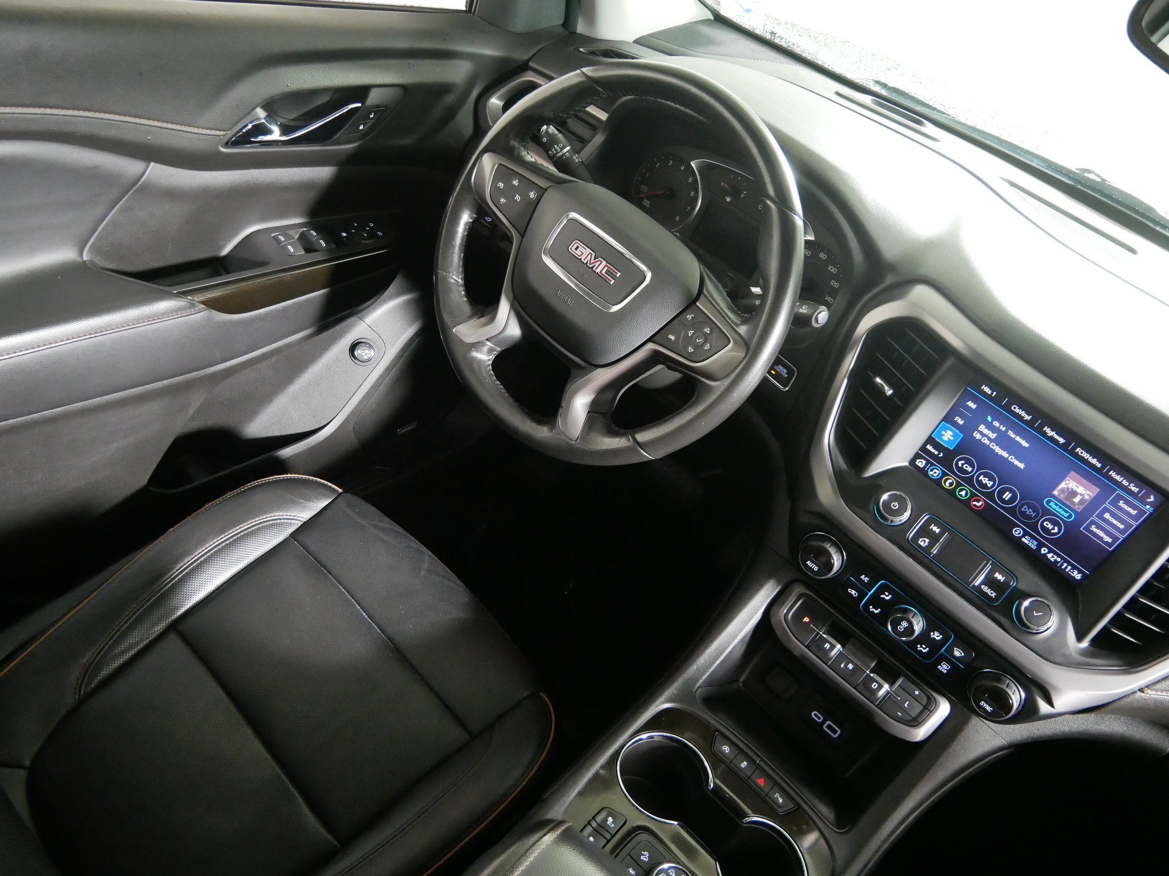 Used 2020 GMC Acadia AT4 w/ Driver Alert Package II AWD/4WD image 9
