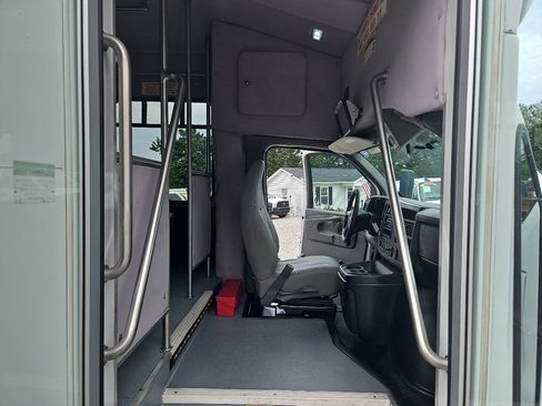 Used 2015 Chevrolet Express 3500 w/ Shuttle Bus Package image 24