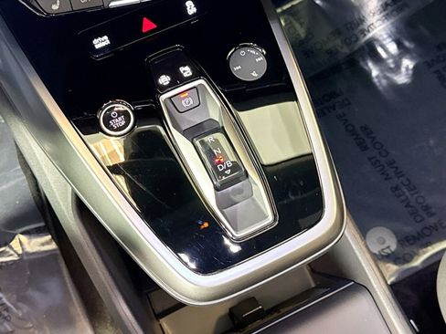 Used 2024 Audi Q4 e-tron Premium Plus image 30