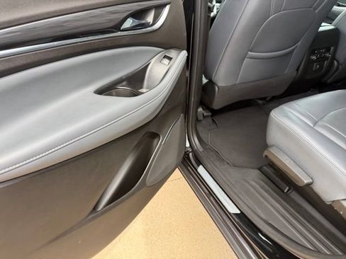 Used 2023 Buick Enclave Essence FWD image 11