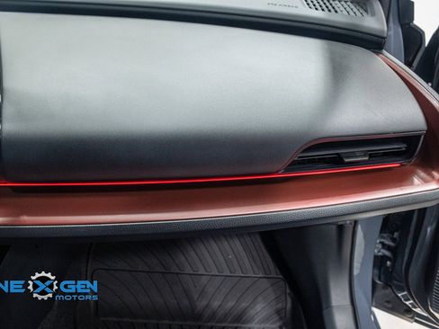 Used 2025 Toyota Prius Plug-In Hybrid image 41