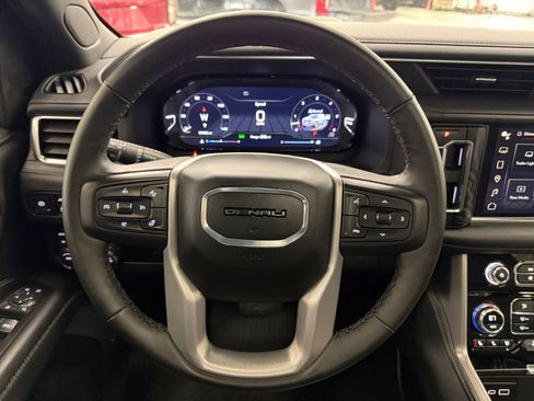 Used 2024 GMC Yukon XL Denali AWD/4WD image 17