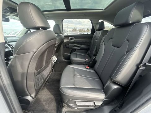 Used 2023 Kia Sorento SX image 29