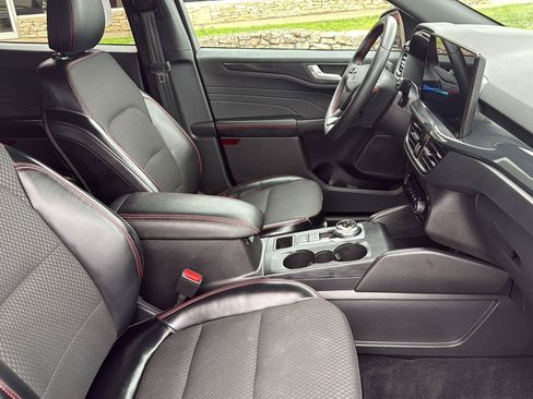 Used 2024 Ford Escape ST-Line w/ Tech Pack #1 FWD image 14