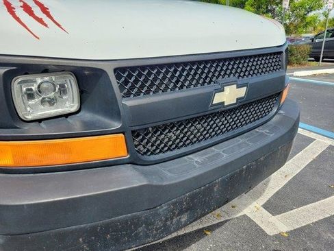 Used 2006 Chevrolet Express 2500 Extended w/ Power and Light Package RWD image 7