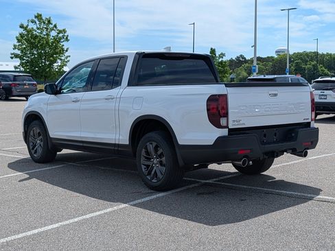 Used 2024 Honda Ridgeline Sport image 3