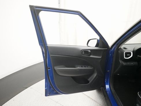 Used 2023 Hyundai Venue Limited w/ Cargo Package image 27