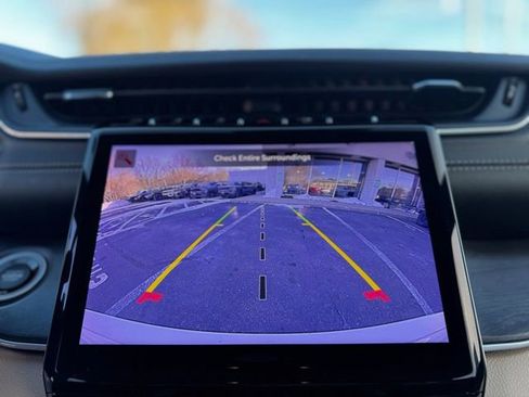 Used 2023 Jeep Grand Cherokee Limited w/ MOPAR Finishing Package image 17