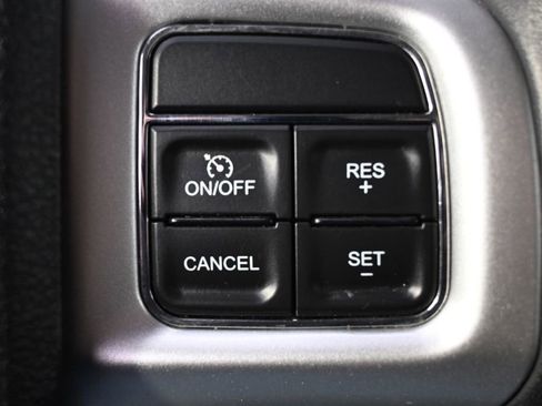 Used 2017 Dodge Journey SXT image 33