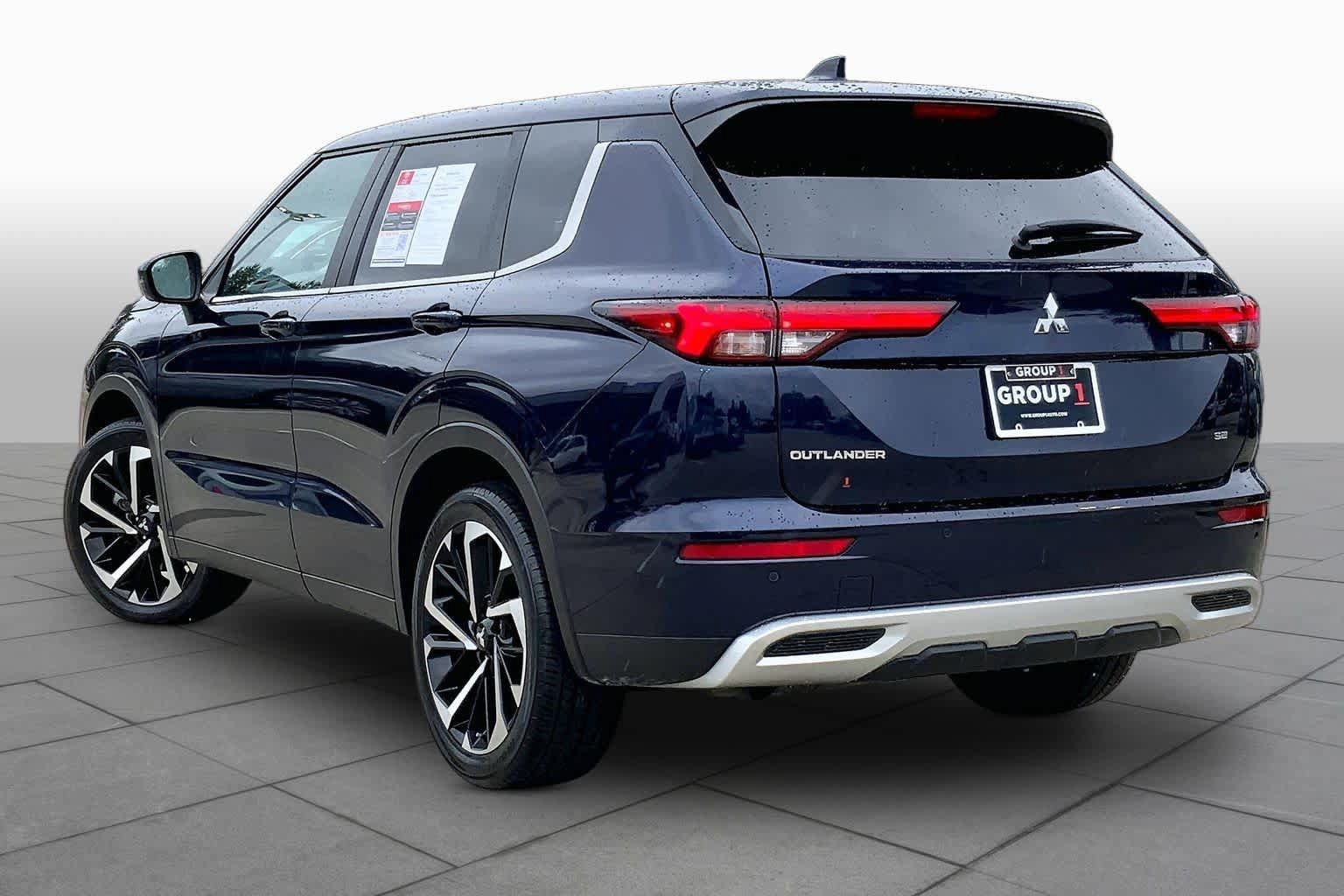 Used 2024 Mitsubishi Outlander SE AWD/4WD image 12