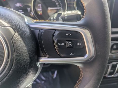 Used 2023 Jeep Wrangler Unlimited Sahara AWD/4WD image 20