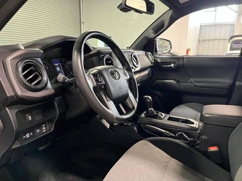 Used 2023 Toyota Tacoma TRD Off-Road w/ Technology Package AWD/4WD image 22