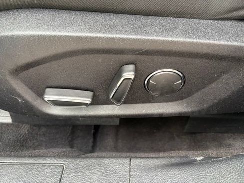 Used 2020 Ford Fusion SE FWD image 17