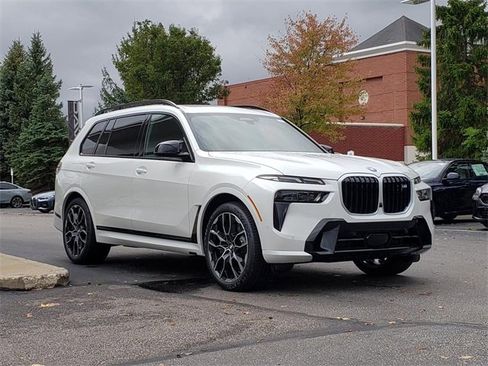 New 2026 BMW X7 M60i image 3