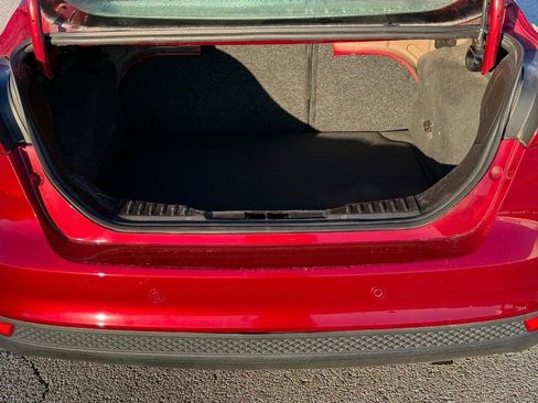 Used 2016 Ford Focus SE w/ Reverse Sensing Package image 6