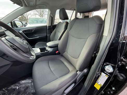 Used 2025 Toyota RAV4 LE image 25