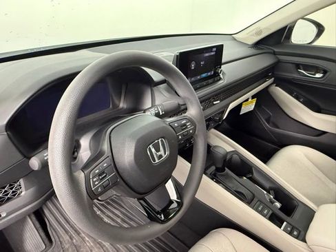 Used 2025 Honda Accord SE image 14