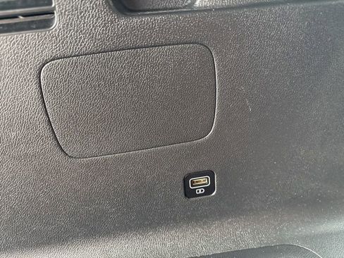 Certified 2021 Kia Sorento S w/ Panoramic Sunroof Package image 37