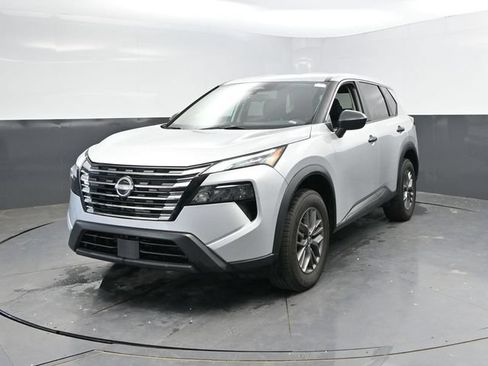 Used 2024 Nissan Rogue S FWD image 6