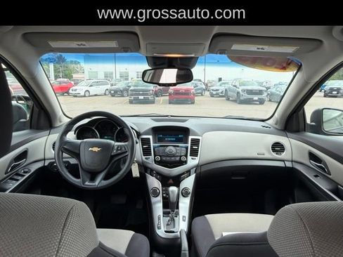 Used 2013 Chevrolet Cruze LS FWD image 31