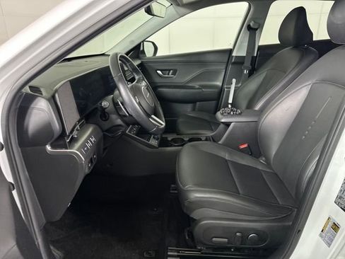 Used 2024 Hyundai Kona Limited image 11
