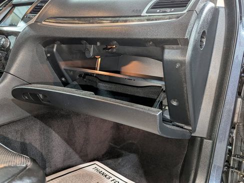 Used 2017 Chrysler 300 C w/ Safetytec Plus Group image 24