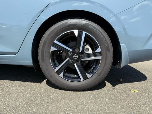 Used 2025 Nissan Sentra SV FWD image 5