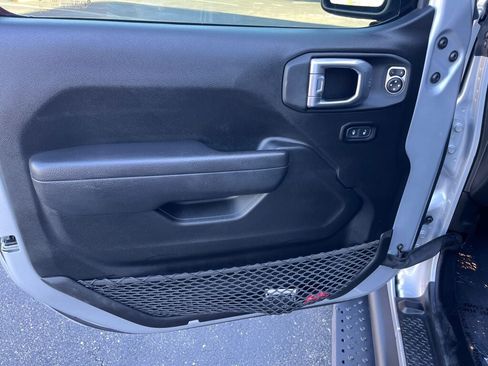 Used 2023 Jeep Wrangler Unlimited Rubicon 4xe w/ Steel Bumper Group image 11