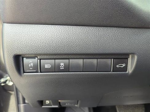 Certified 2024 Toyota Venza XLE AWD/4WD image 14