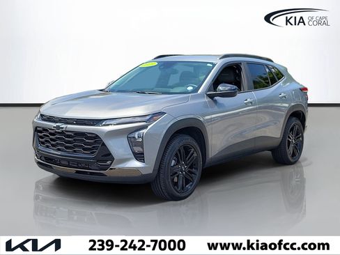 Used 2025 Chevrolet Trax ACTIV w/ Driver Confidence Package FWD image 3