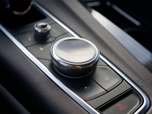 Used 2021 Cadillac Escalade Sport w/ Driver Assist Tech Package image 32