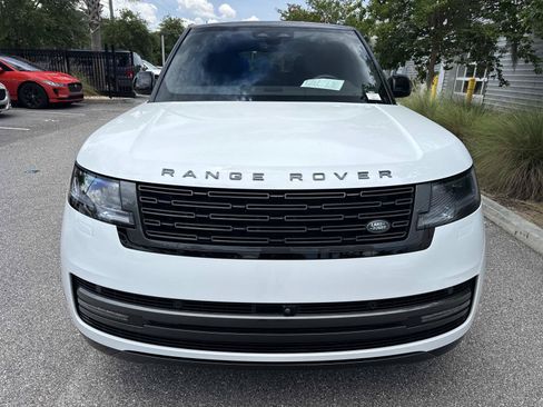 Used 2025 Land Rover Range Rover SE AWD/4WD image 8
