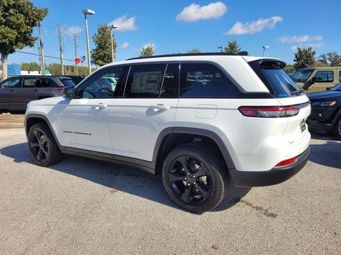 New 2026 Jeep Grand Cherokee Limited w/ Limited Altitude Package image 10