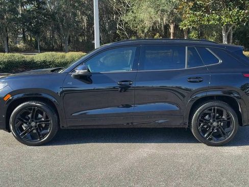 New 2026 Volkswagen Tiguan SE R-Line image 5