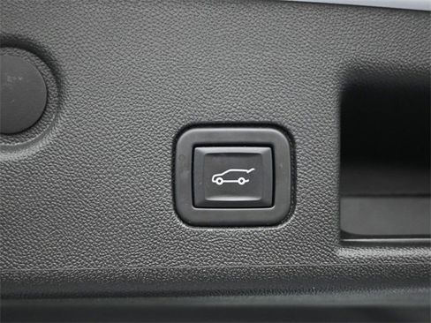 Used 2022 Chevrolet Equinox Premier image 26