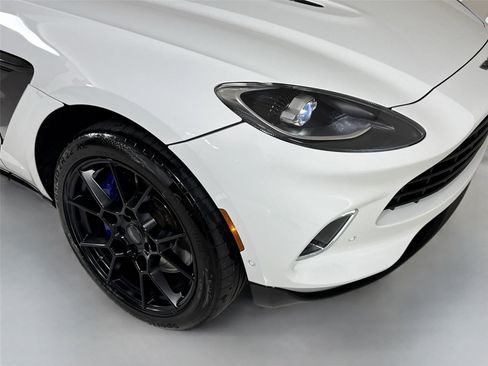 Used 2021 Aston Martin DBX image 40
